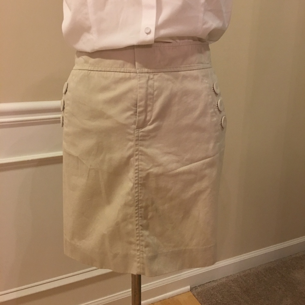 LILLY PULITZER MINI SKIRT SZ 6 BEIGE